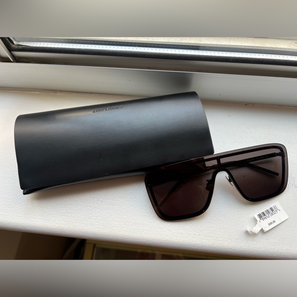 Saint Laurent sunglasses - Picture 3 of 3